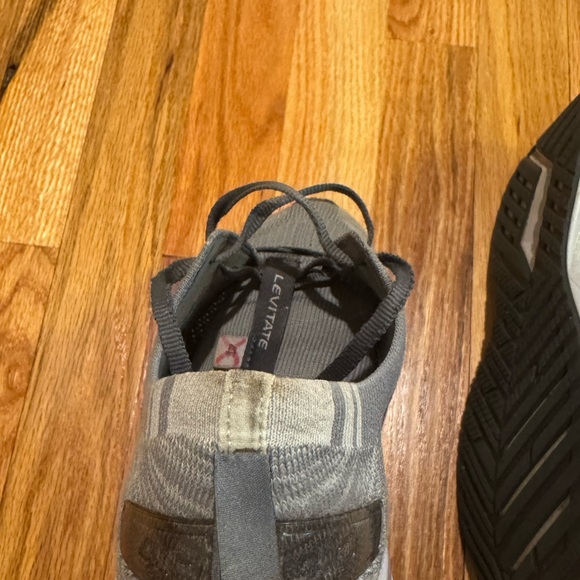 BROOKS Levitate 4 Running Shoes Size 9.5 - Picture 12 of 15